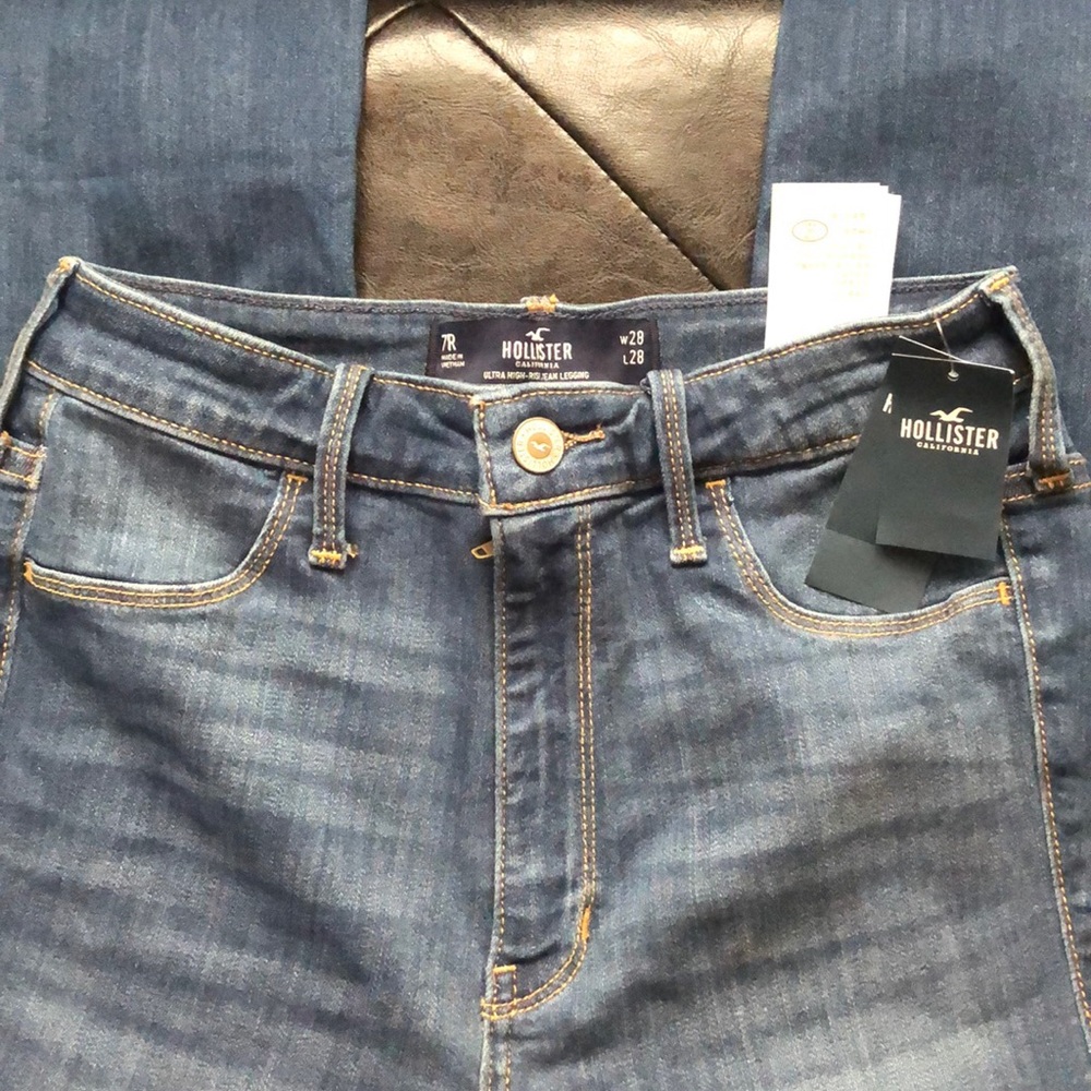 NWT Hollister Ultra High Rise Jean Legging